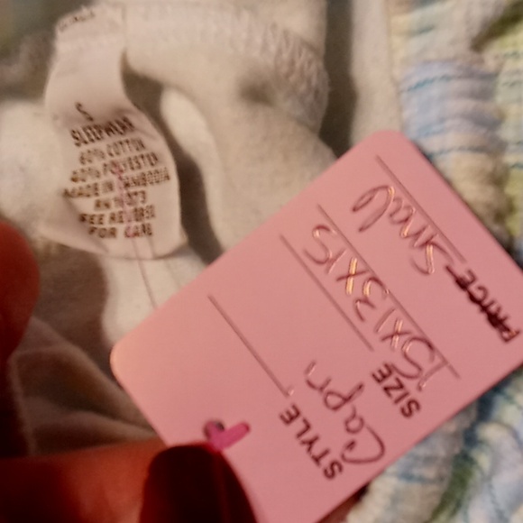 Cute Karen Neuburger small Feminine Short Sleeve top With Matching Capris - Picture 10 of 10